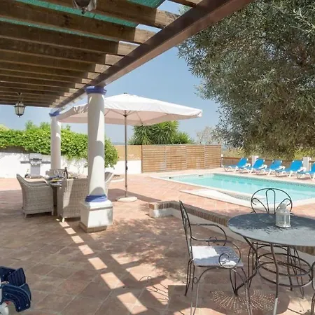 Casinhas Wheelchair Friendly Holiday home *